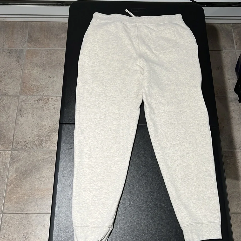 Boys’- Polo Ralph Lauren cream sweatpants - Picture 2 of 5